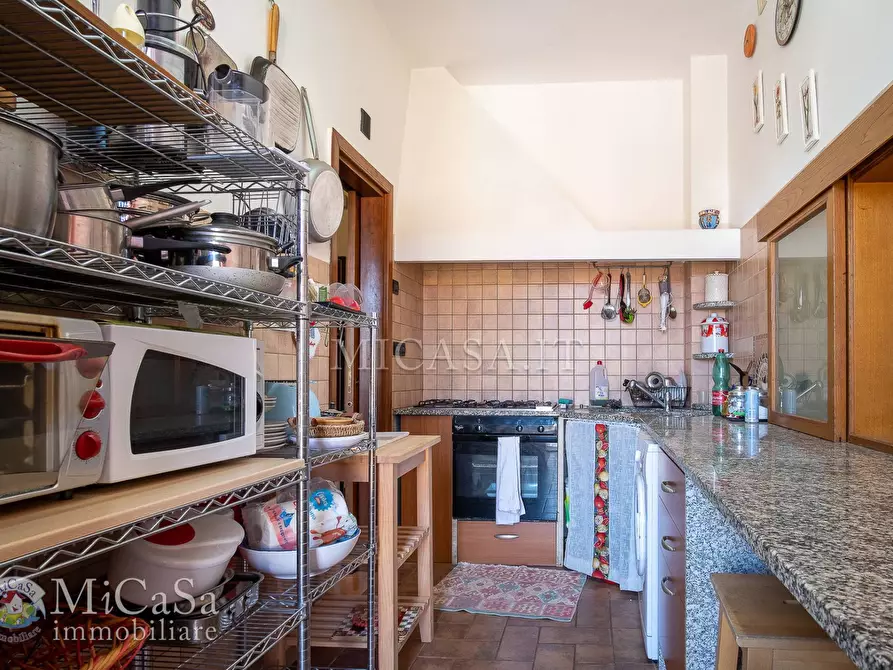 Immagine 10 di Appartamento in vendita  a Pisa