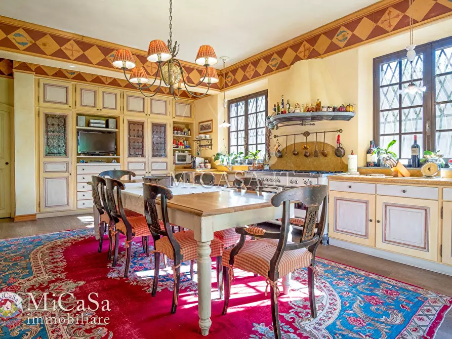 Immagine 18 di Villa in vendita  a Pisa