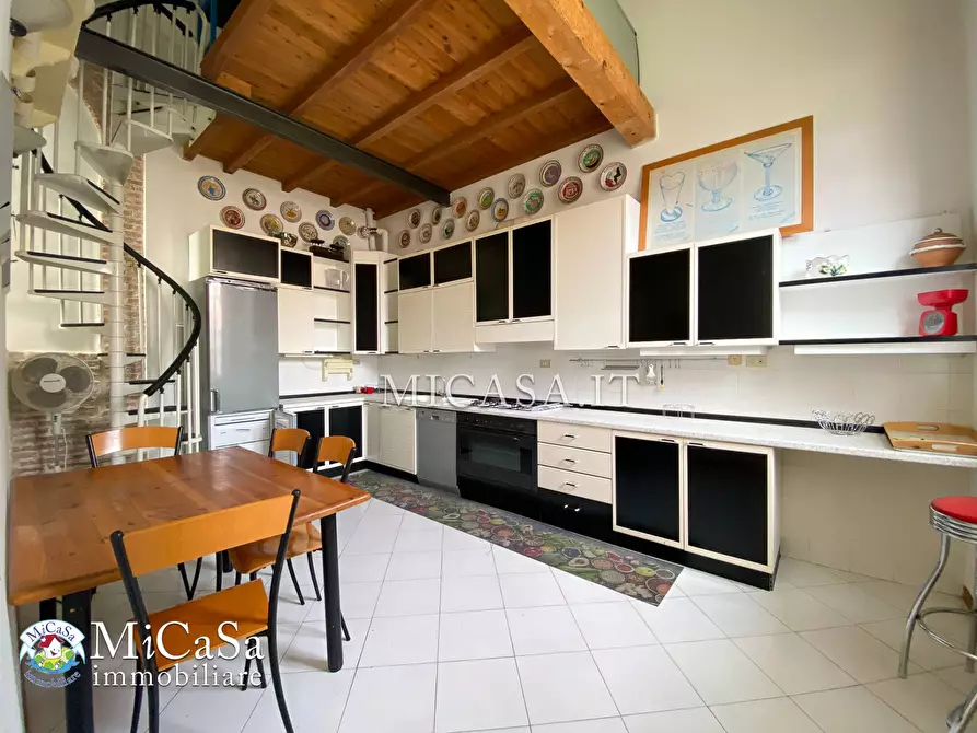 Immagine 9 di Appartamento in vendita  a Pisa