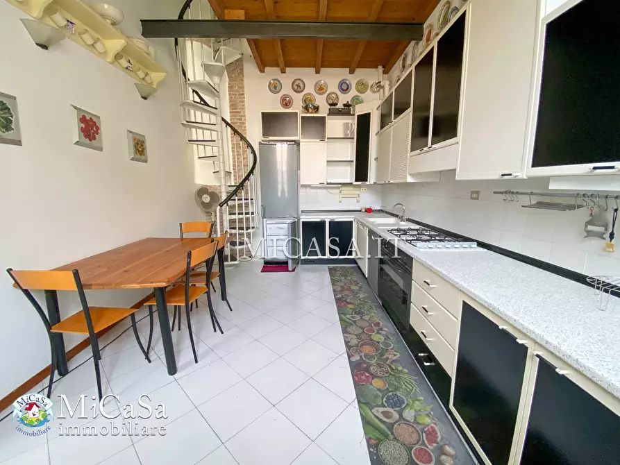 Immagine 10 di Appartamento in vendita  a Pisa