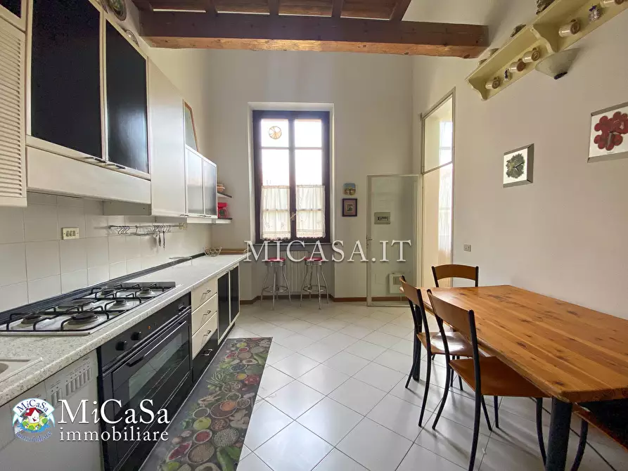 Immagine 11 di Appartamento in vendita  a Pisa