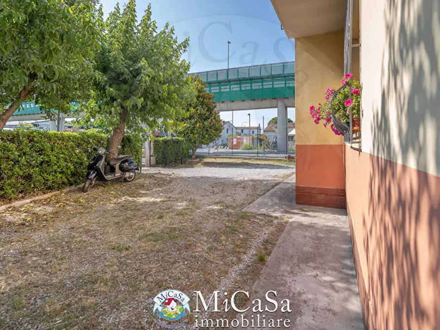 Immagine 21 di Appartamento in vendita  a Pisa