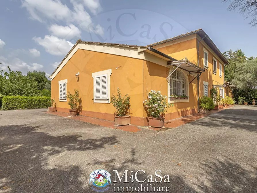 Immagine 7 di Villa in vendita  a Collesalvetti