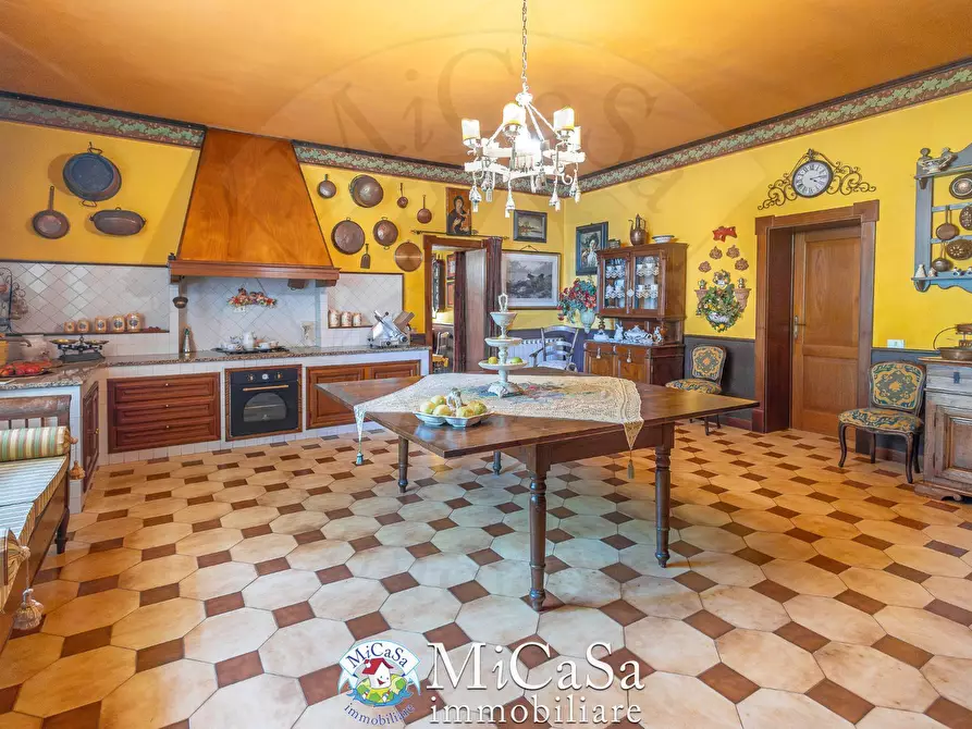 Immagine 15 di Villa in vendita  a Collesalvetti