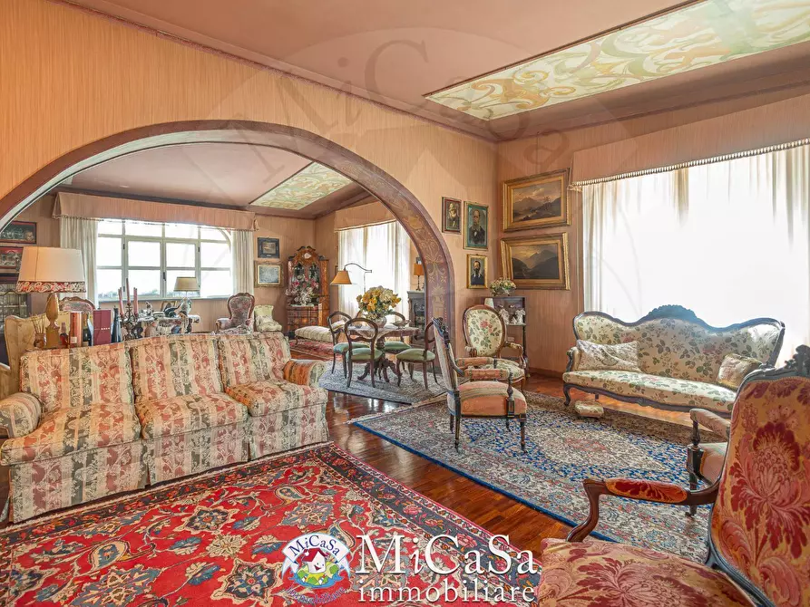 Immagine 12 di Villa in vendita  a Collesalvetti