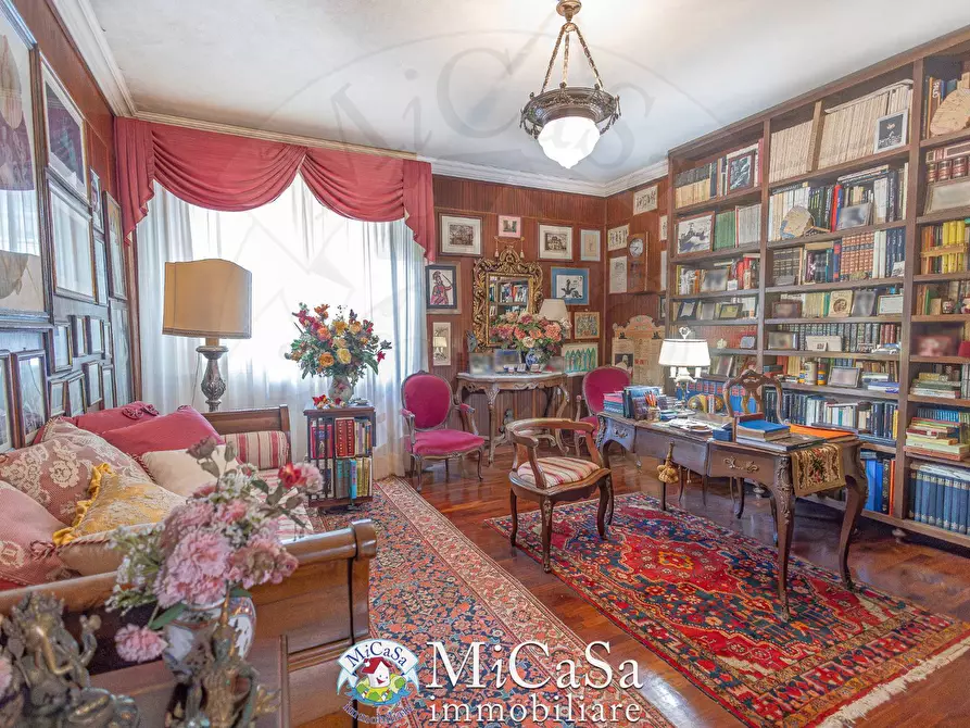 Immagine 17 di Villa in vendita  a Collesalvetti