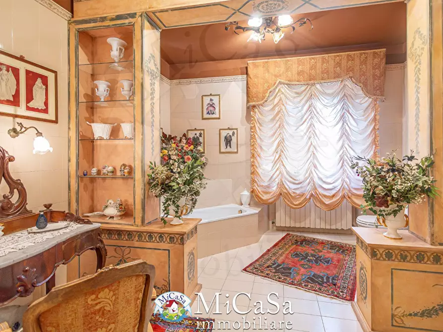 Immagine 30 di Villa in vendita  a Collesalvetti