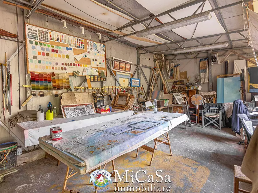 Immagine 36 di Villa in vendita  a Collesalvetti