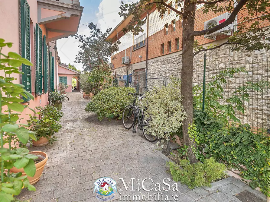 Immagine 32 di Casa bifamiliare in vendita  a Pisa