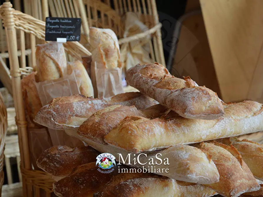 Immagine 3 di Locale commerciale in affitto  a San Giuliano Terme