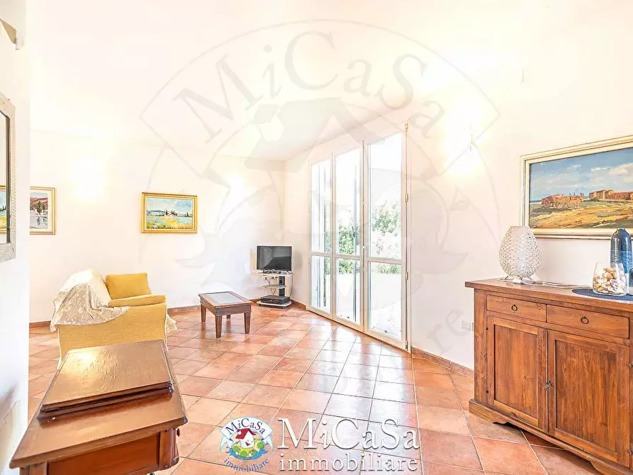 Immagine 4 di Villa in vendita  a Pisa