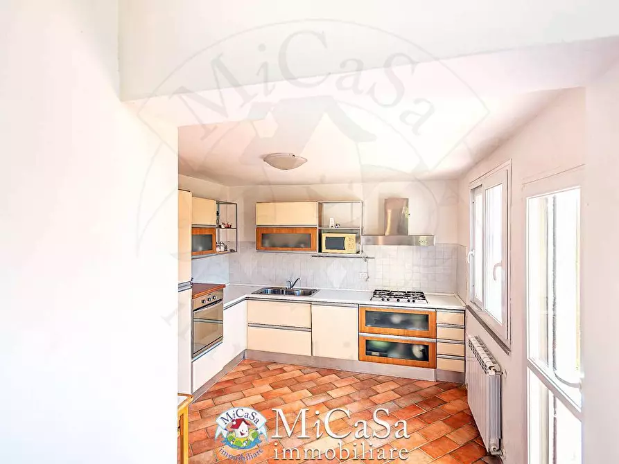 Immagine 6 di Villa in vendita  a Pisa
