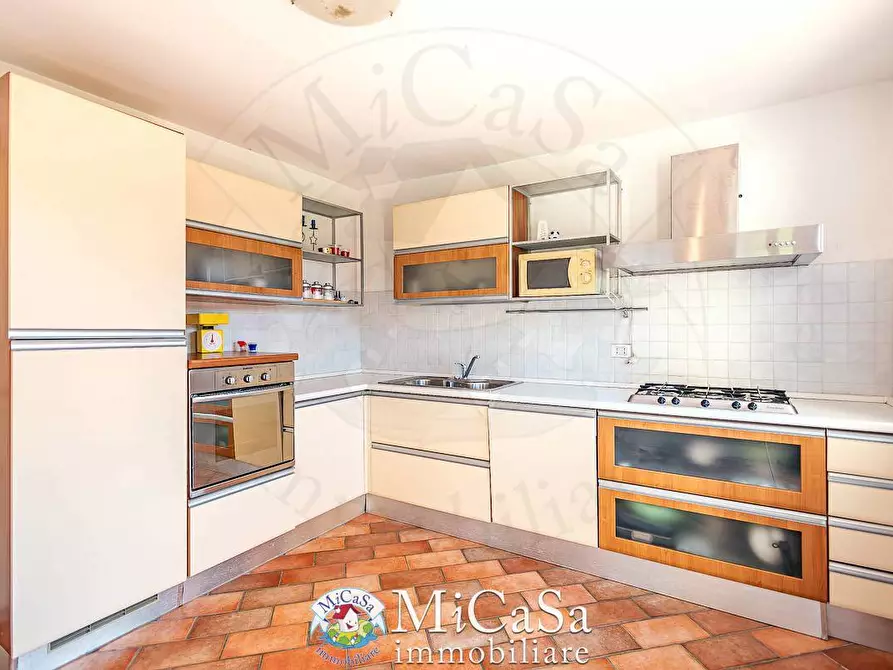 Immagine 7 di Villa in vendita  a Pisa