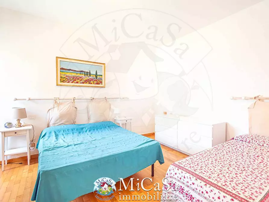 Immagine 12 di Villa in vendita  a Pisa