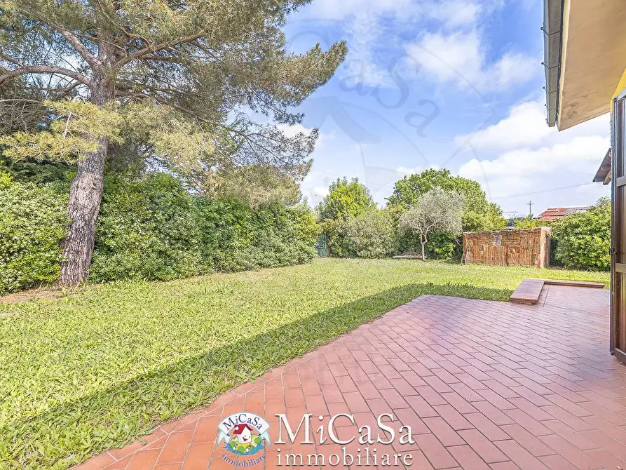 Immagine 20 di Villa in vendita  a Pisa