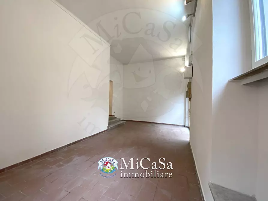 Immagine 5 di Locale commerciale in vendita  a Pisa