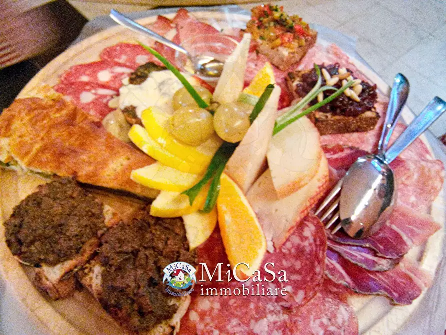 Immagine 4 di Locale commerciale in affitto  a Pisa