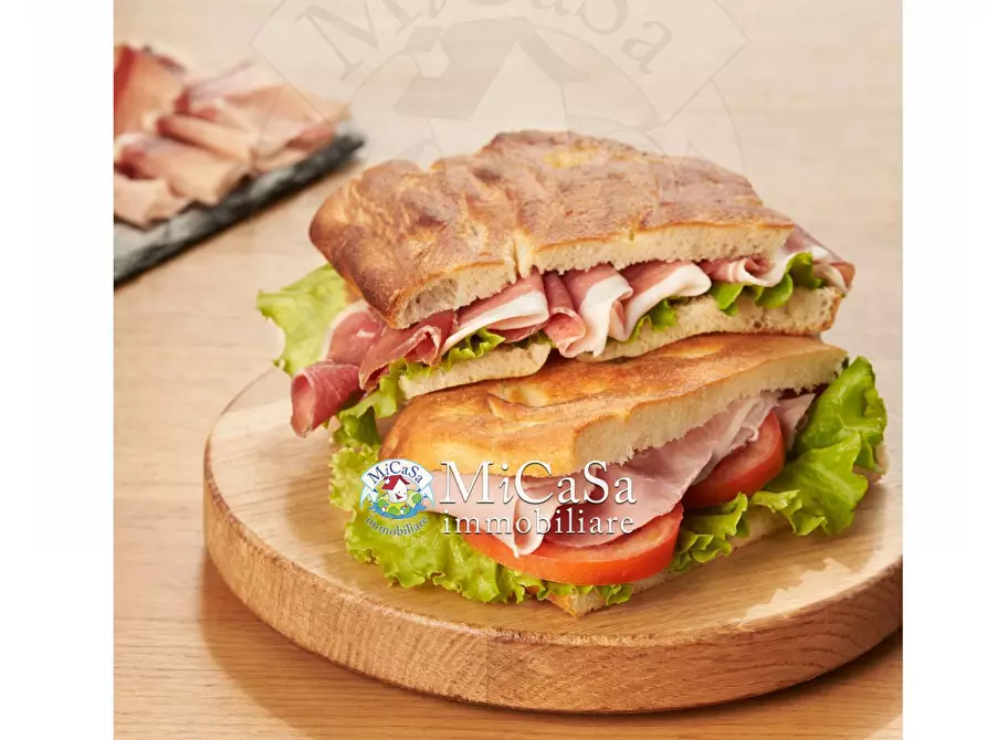 Immagine 8 di Locale commerciale in affitto  a Pisa