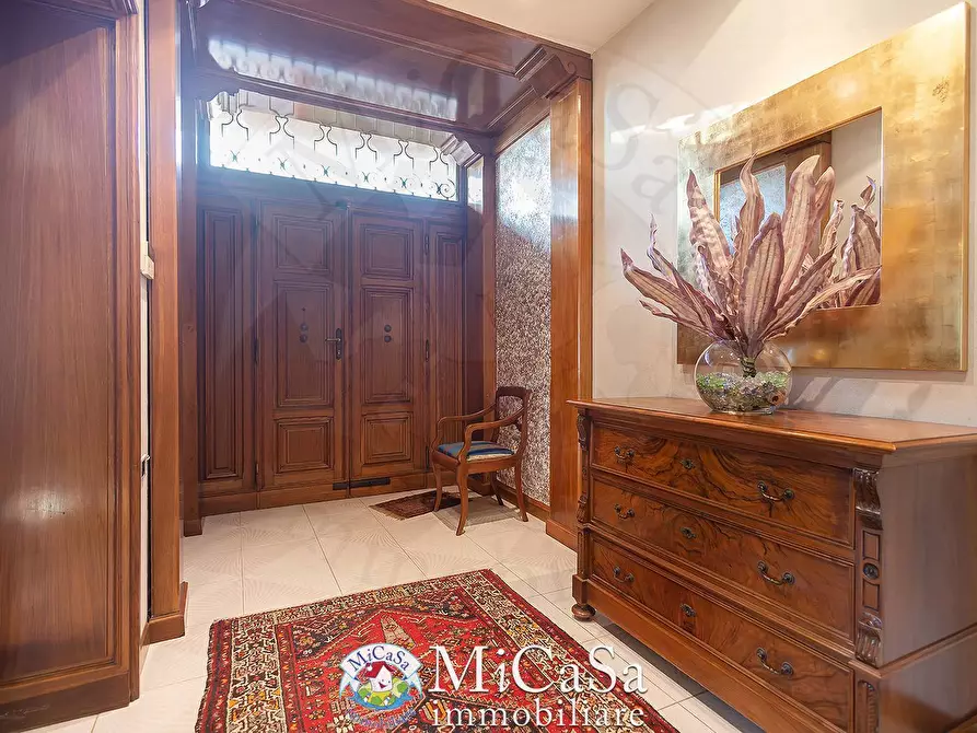 Immagine 6 di Villa in vendita  a Pisa