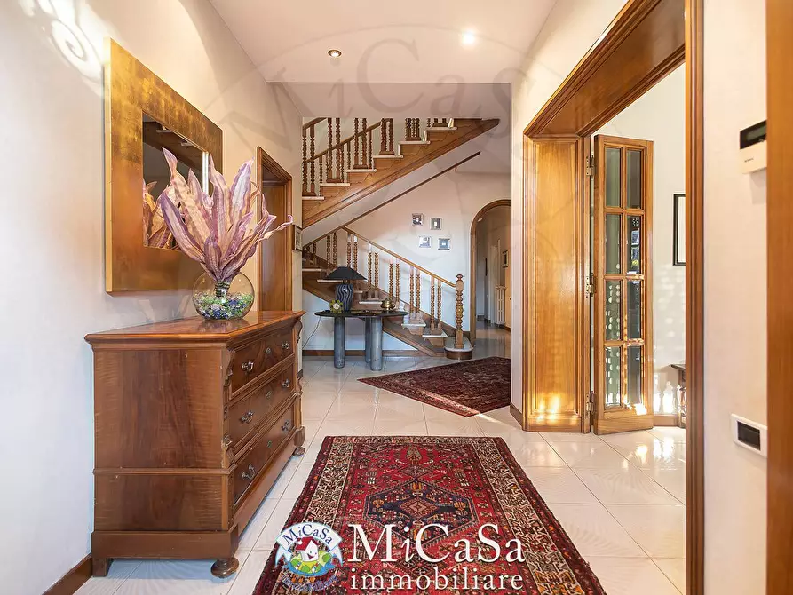 Immagine 7 di Villa in vendita  a Pisa