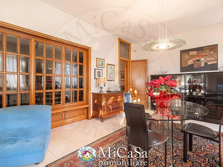 Immagine 10 di Villa in vendita  a Pisa