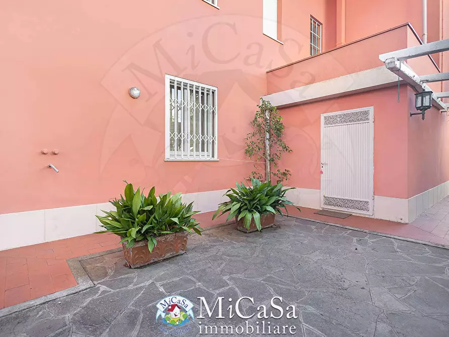 Immagine 33 di Villa in vendita  a Pisa