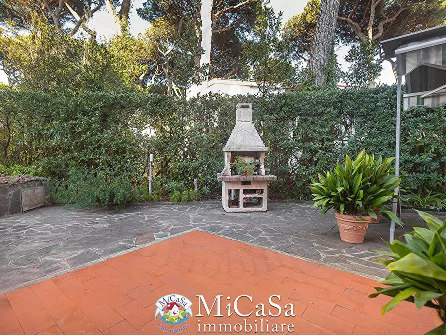 Immagine 34 di Villa in vendita  a Pisa