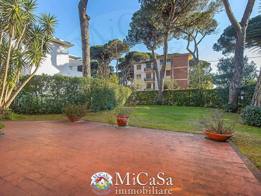 Immagine 35 di Villa in vendita  a Pisa