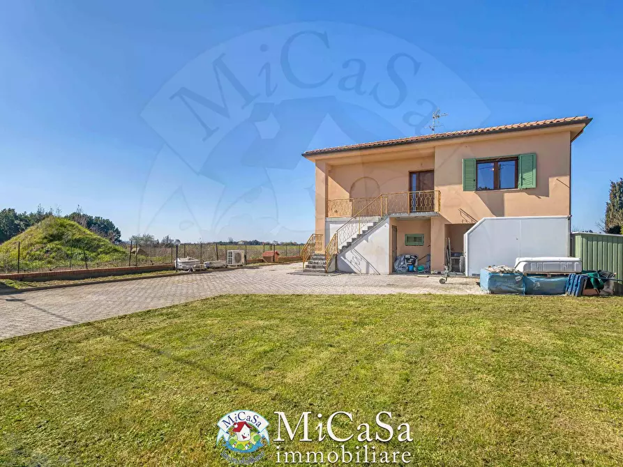 Immagine 30 di Villa in vendita  a Cascina