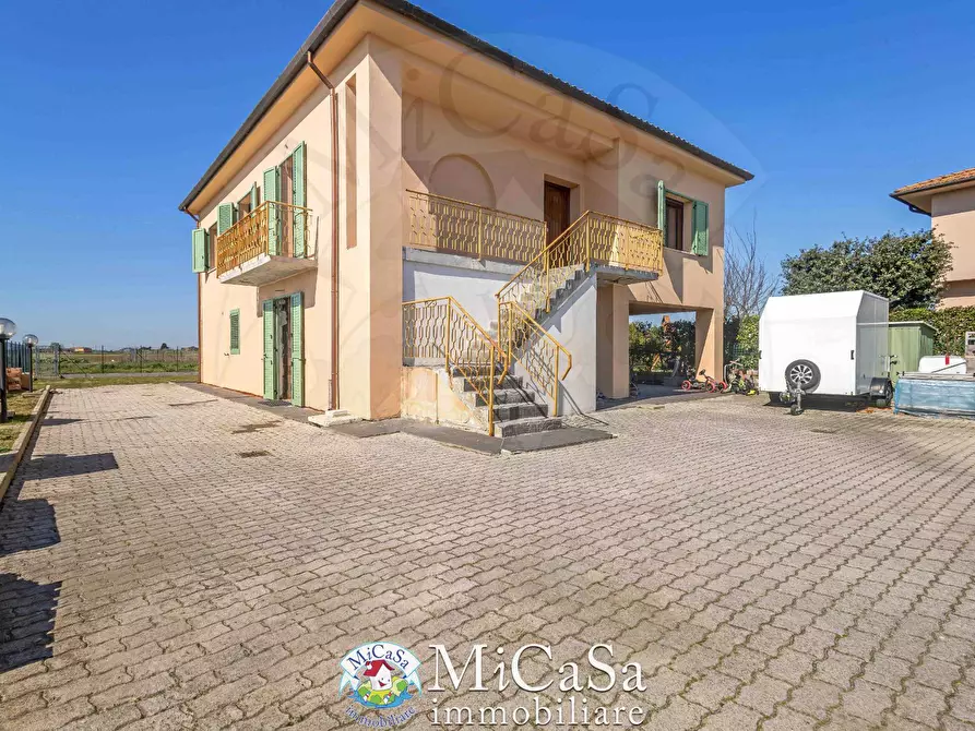 Immagine 29 di Villa in vendita  a Cascina