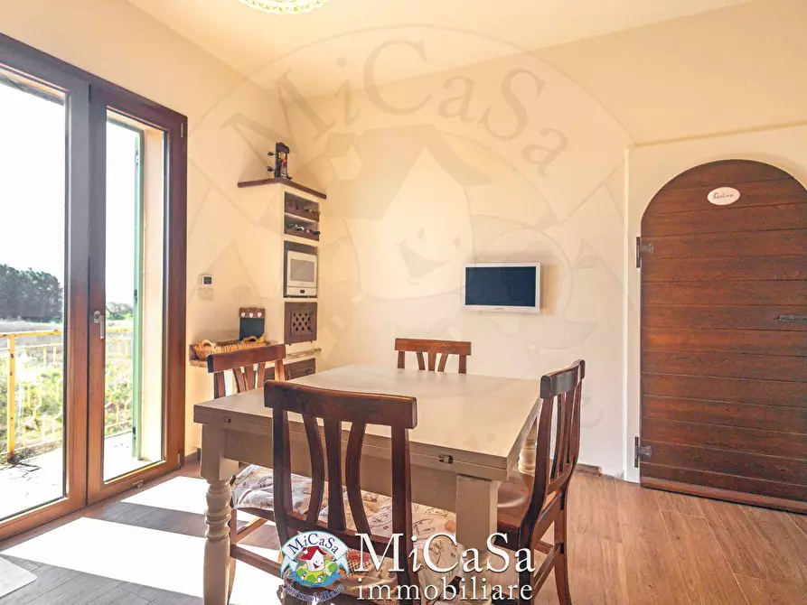 Immagine 8 di Villa in vendita  a Cascina