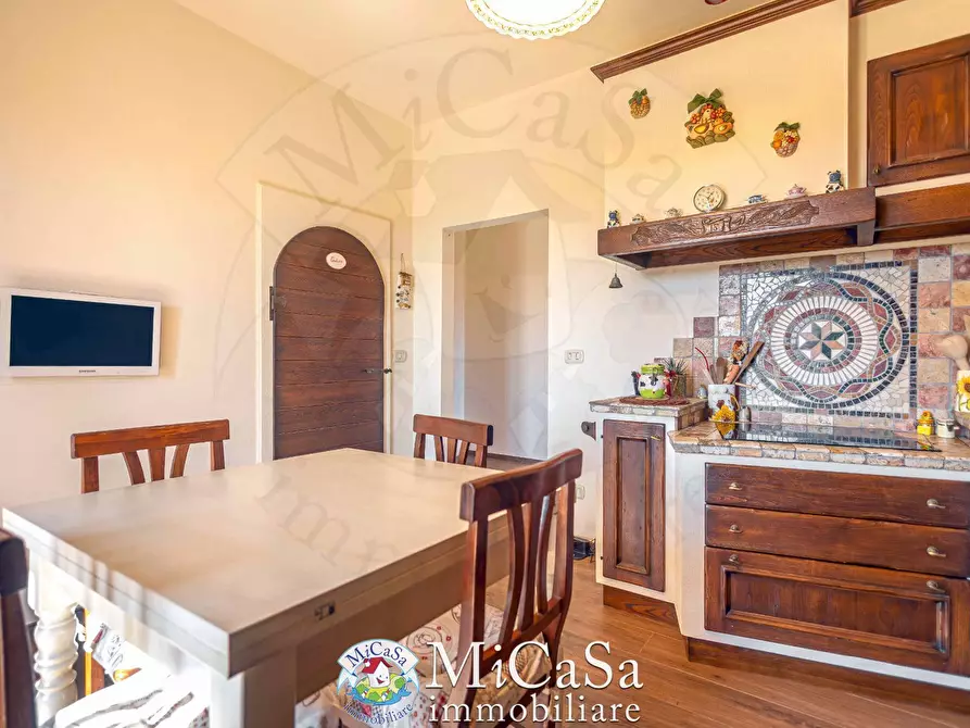 Immagine 10 di Villa in vendita  a Cascina