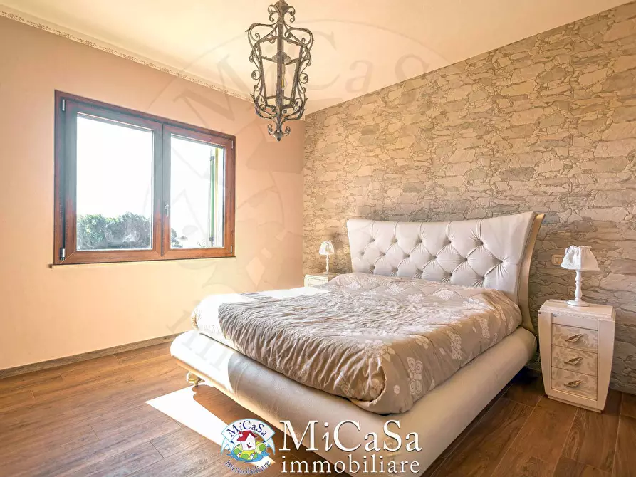 Immagine 14 di Villa in vendita  a Cascina