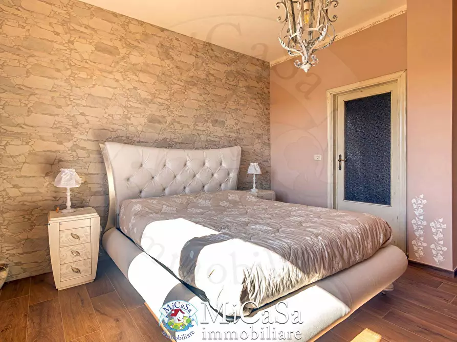 Immagine 15 di Villa in vendita  a Cascina