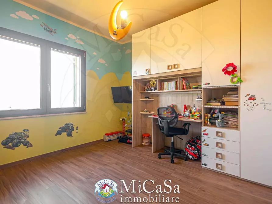 Immagine 21 di Villa in vendita  a Cascina