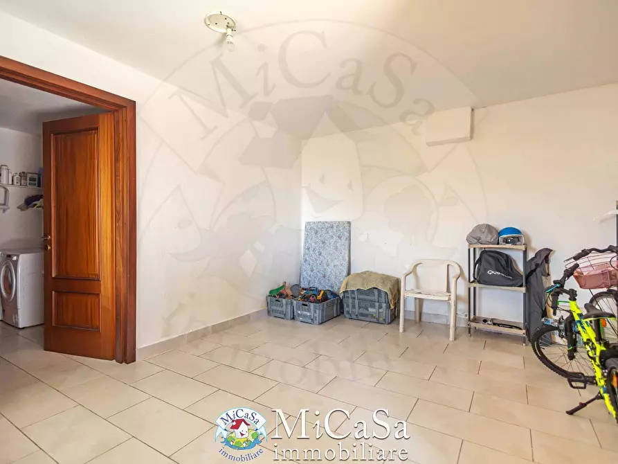 Immagine 27 di Villa in vendita  a Cascina