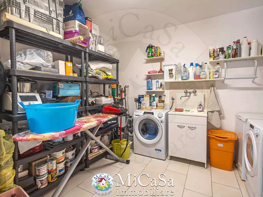 Immagine 24 di Villa in vendita  a Cascina