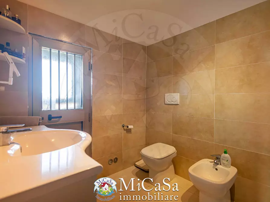 Immagine 26 di Villa in vendita  a Cascina