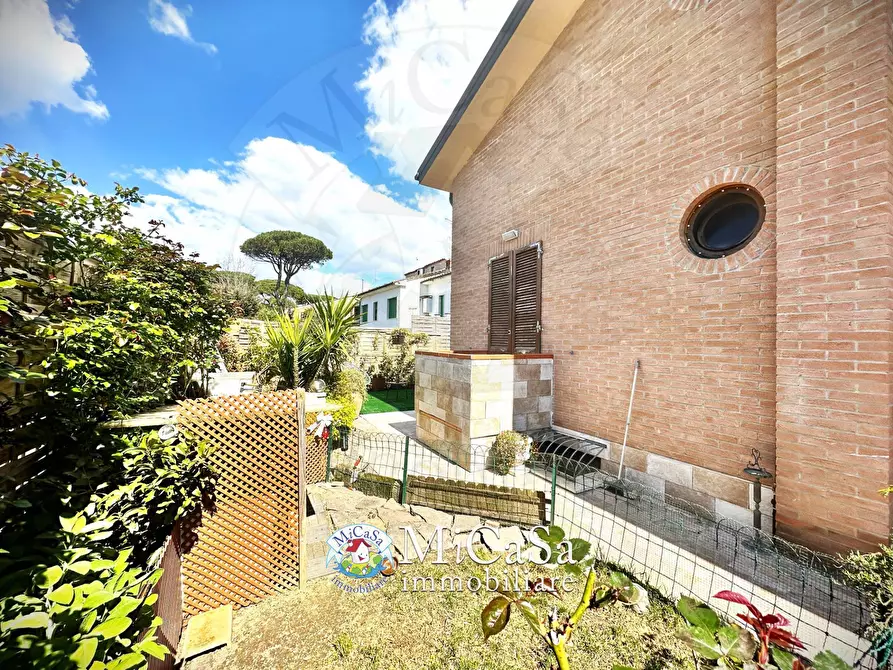 Immagine 13 di Villetta a schiera in vendita  a Pisa