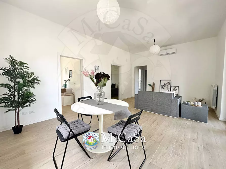 Immagine 12 di Villa in vendita  a Pisa