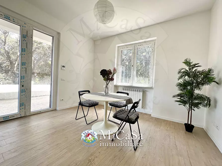 Immagine 15 di Villa in vendita  a Pisa