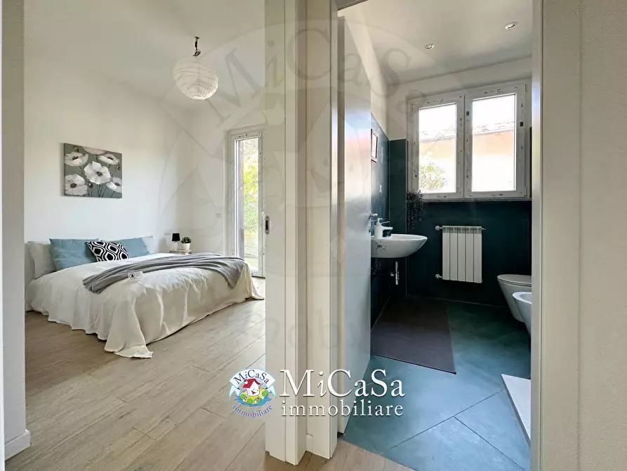 Immagine 28 di Villa in vendita  a Pisa