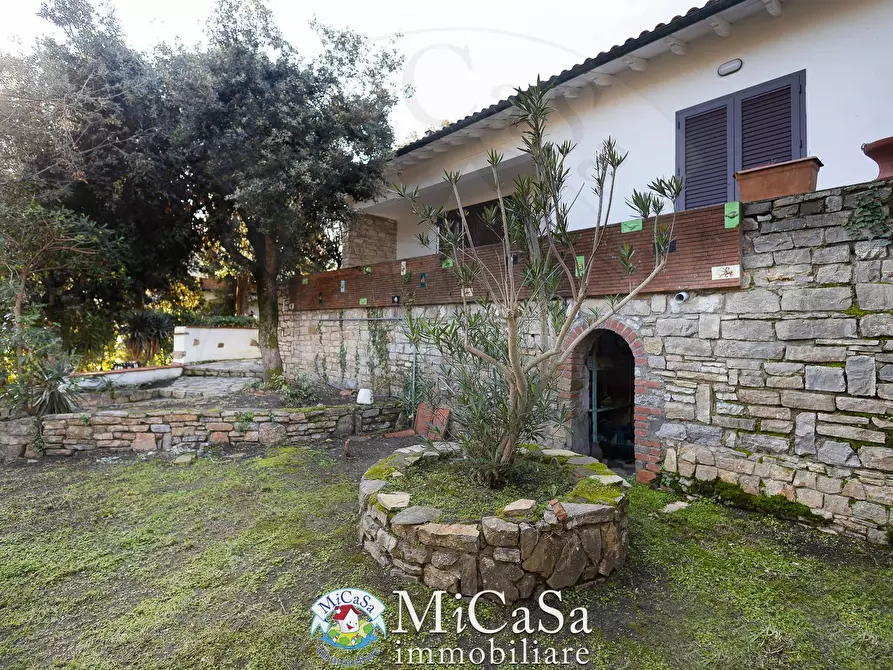Immagine 37 di Villa in vendita  a Pisa