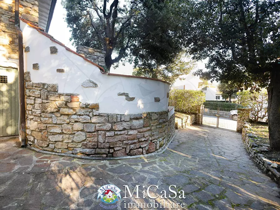 Immagine 35 di Villa in vendita  a Pisa