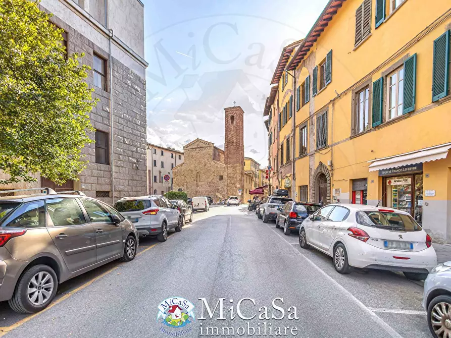 Immagine 25 di Appartamento in vendita  a Pisa
