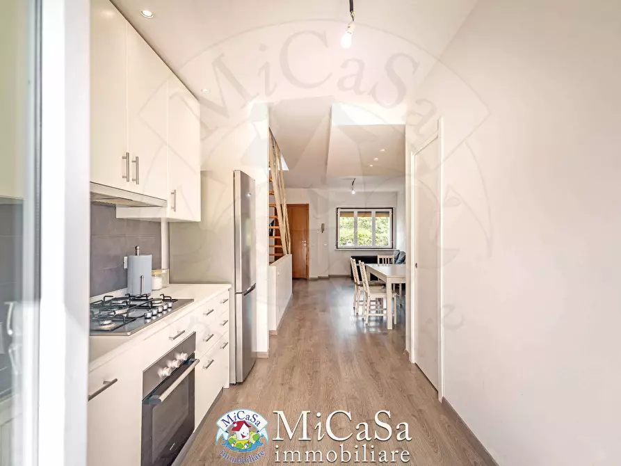 Immagine 9 di Villetta a schiera in vendita  a Pisa