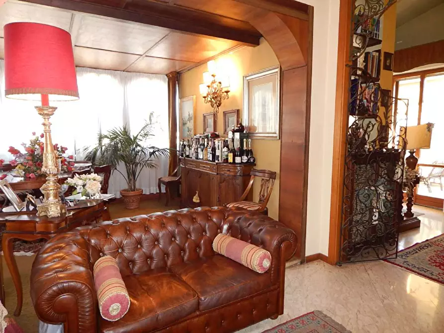 Immagine 16 di Mansarda in vendita  a Pisa