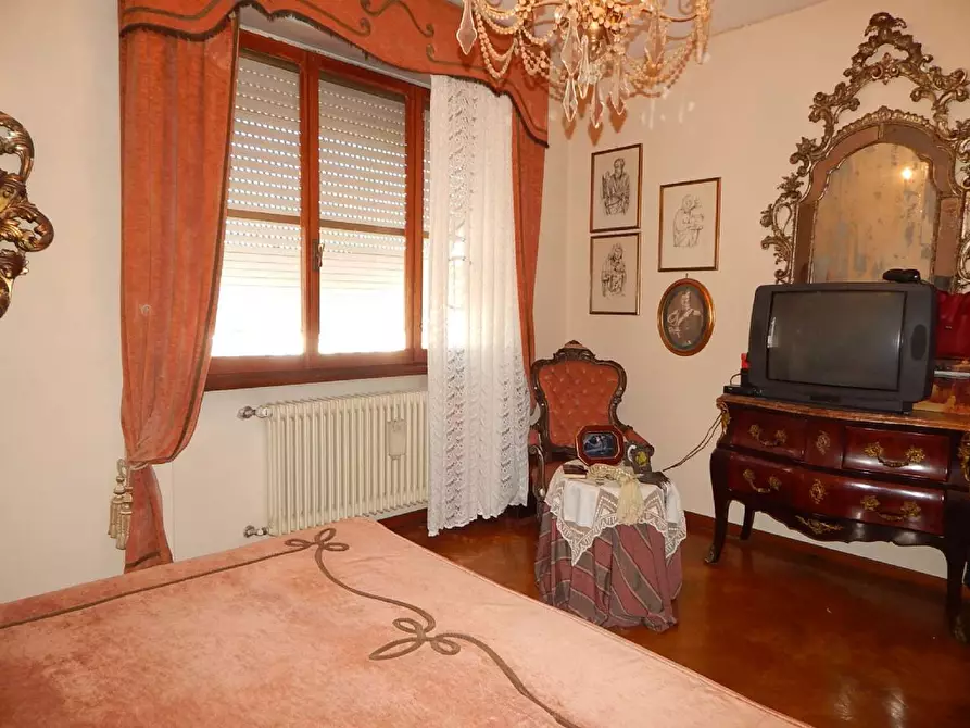 Immagine 11 di Mansarda in vendita  a Pisa