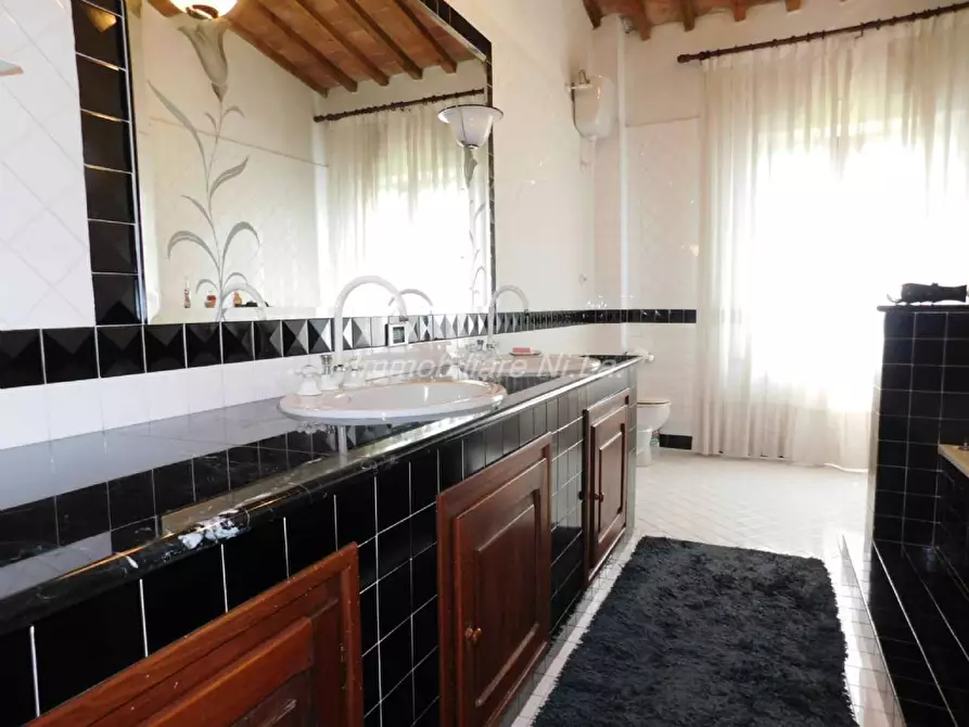 Immagine 12 di Rustico / casale in vendita  a San Giuliano Terme