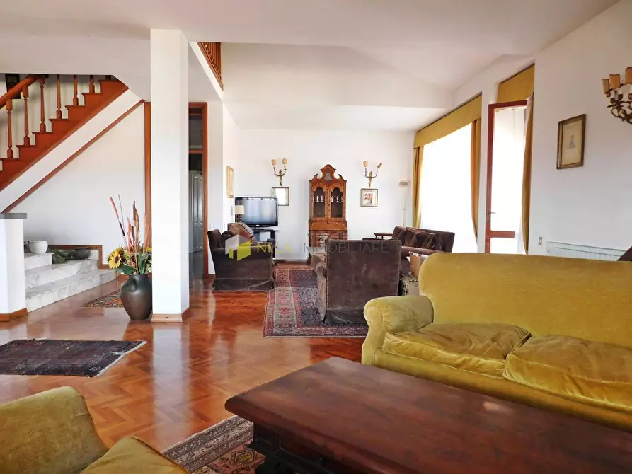 Immagine 9 di Mansarda in vendita  a Pisa